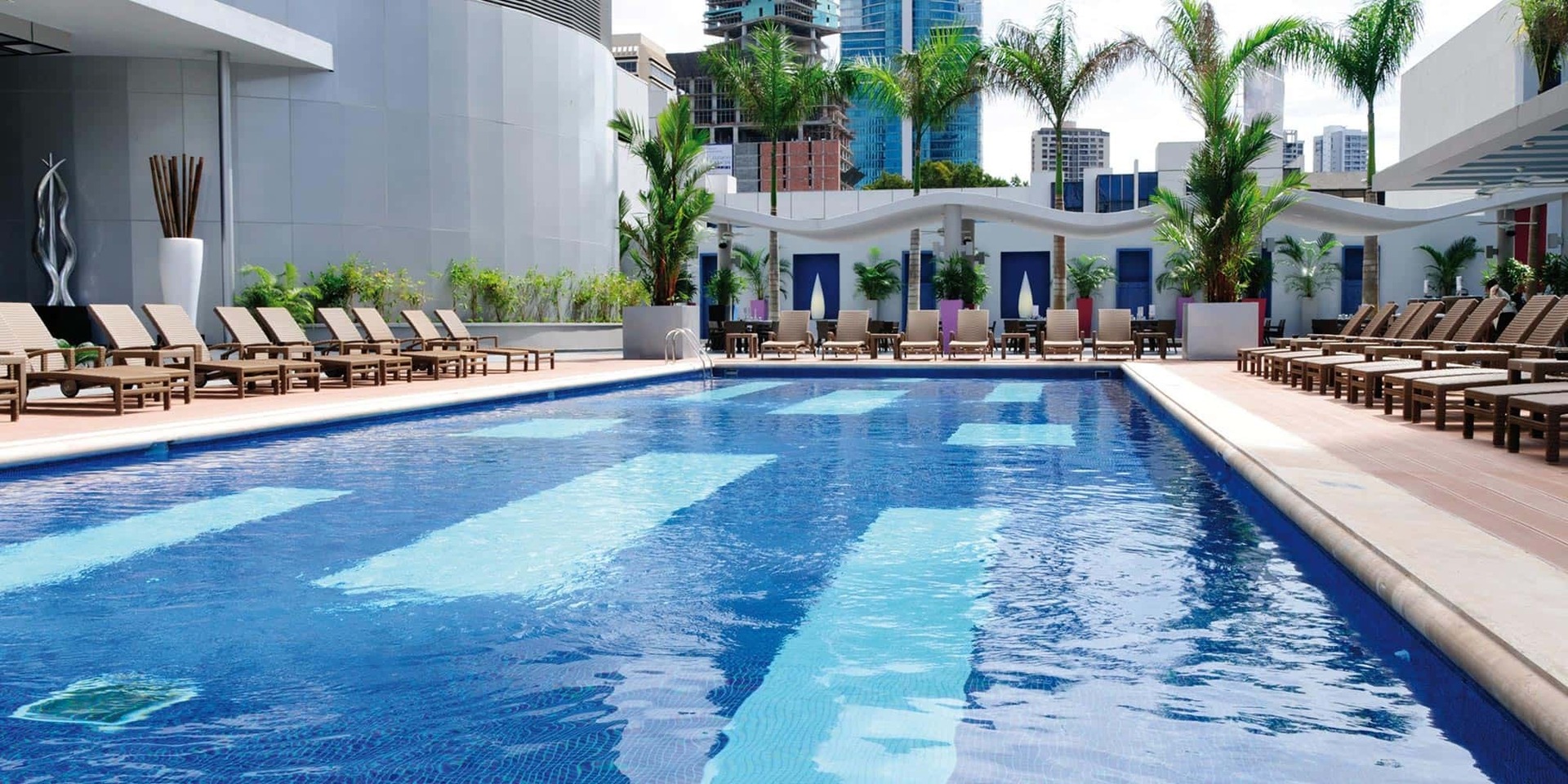 slide-riu-plaza-panama_tcm49-232