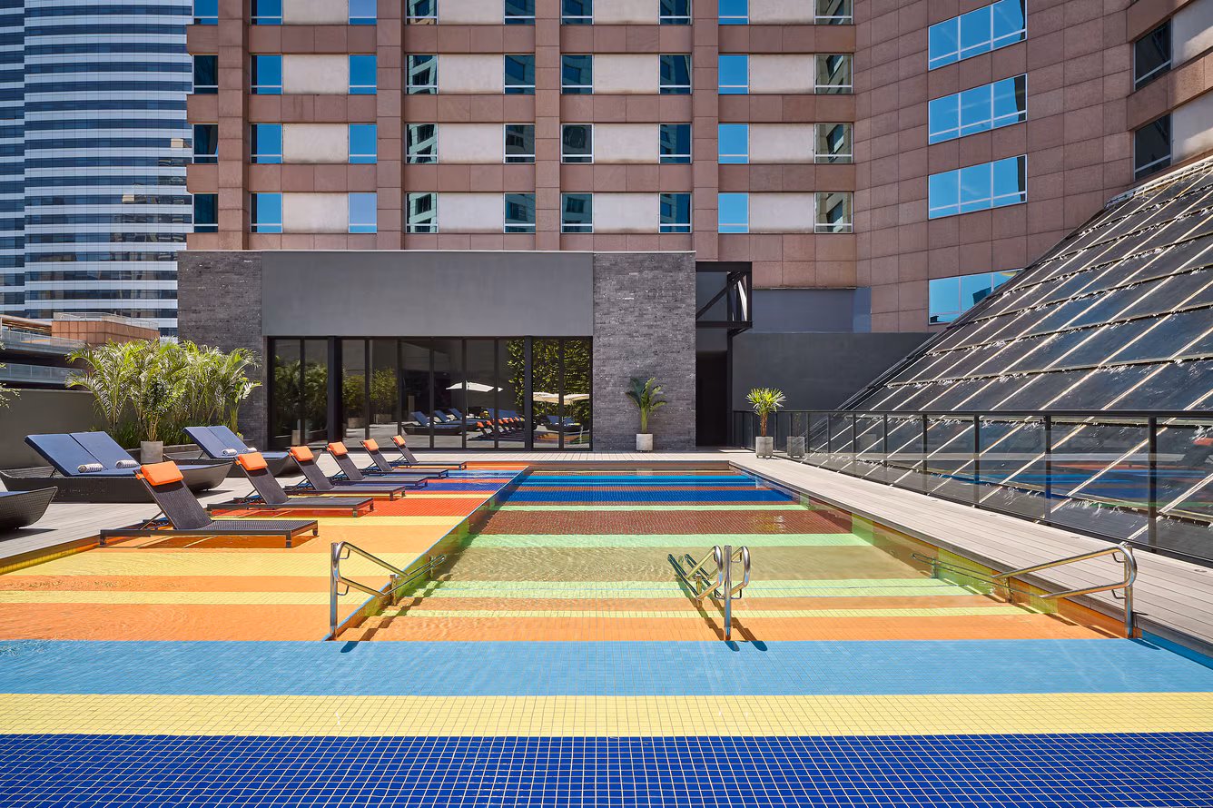 saosi-outdoor-swimming-pool-7627-hor-clsc